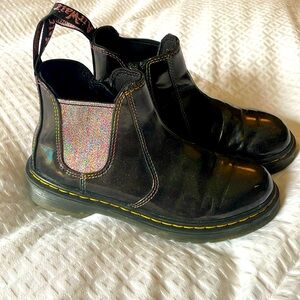 Great condition girls Dr Martins Chelsea boot
